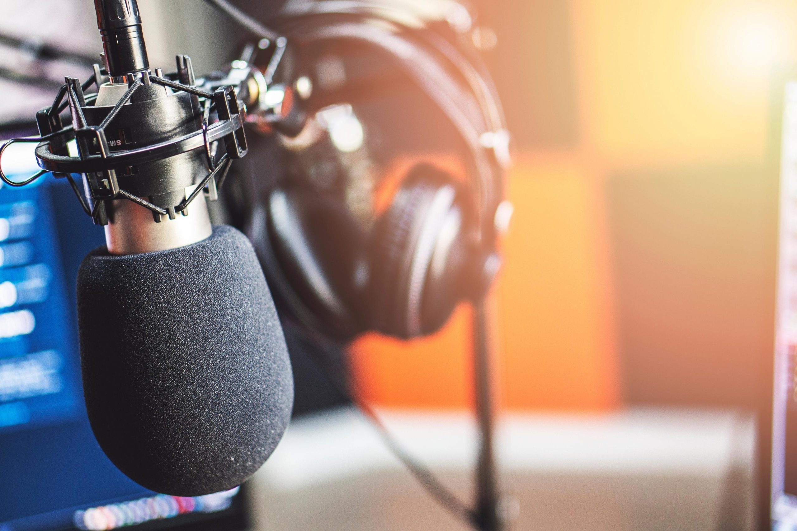 RTL102.5, Radio Freccia e Radio Zeta e il potere della radiovisione